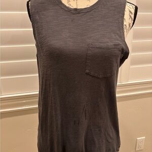 Vuori Sleeveless Pocket Tank Top - Charcoal Gray